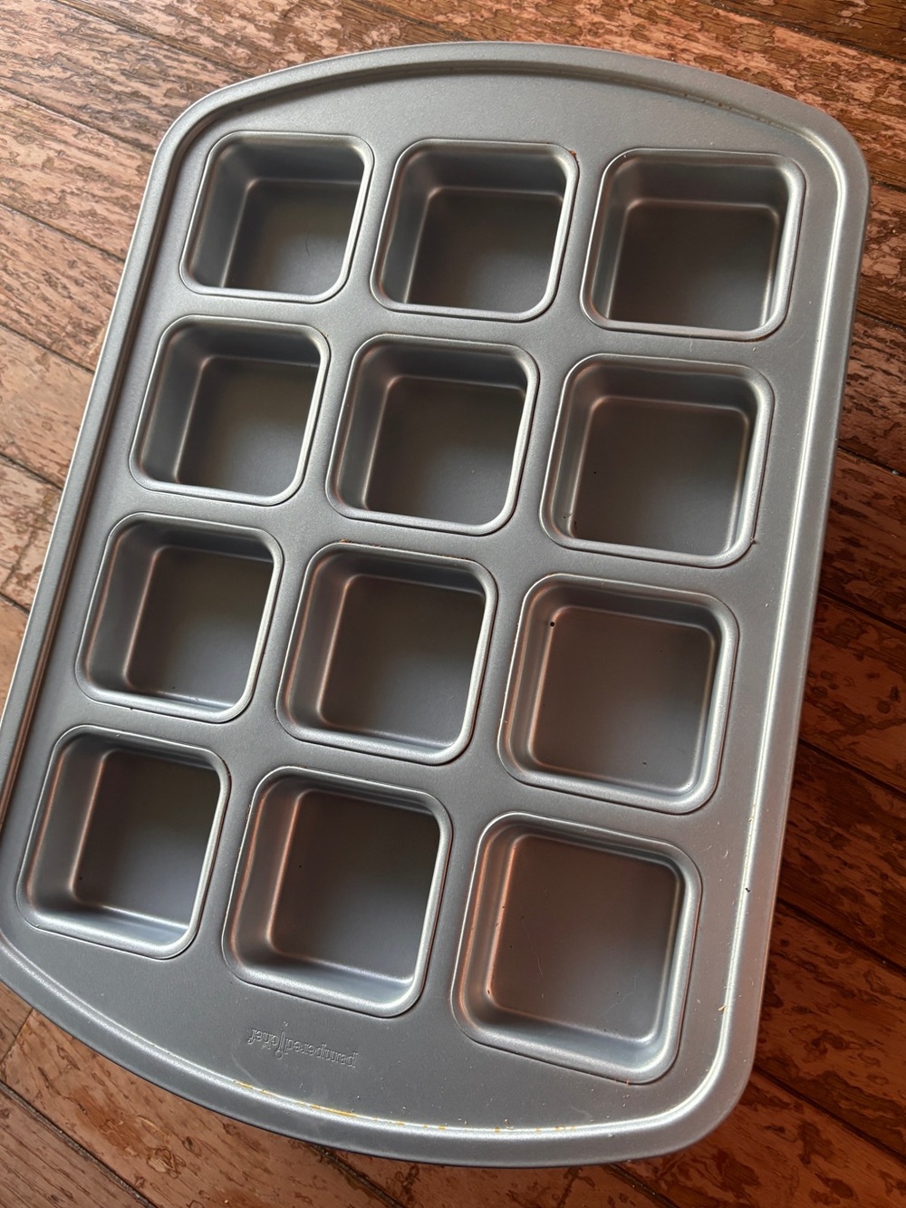 The Pampered Chef 12-Cup Square Brownie Pan - Silver/Gray